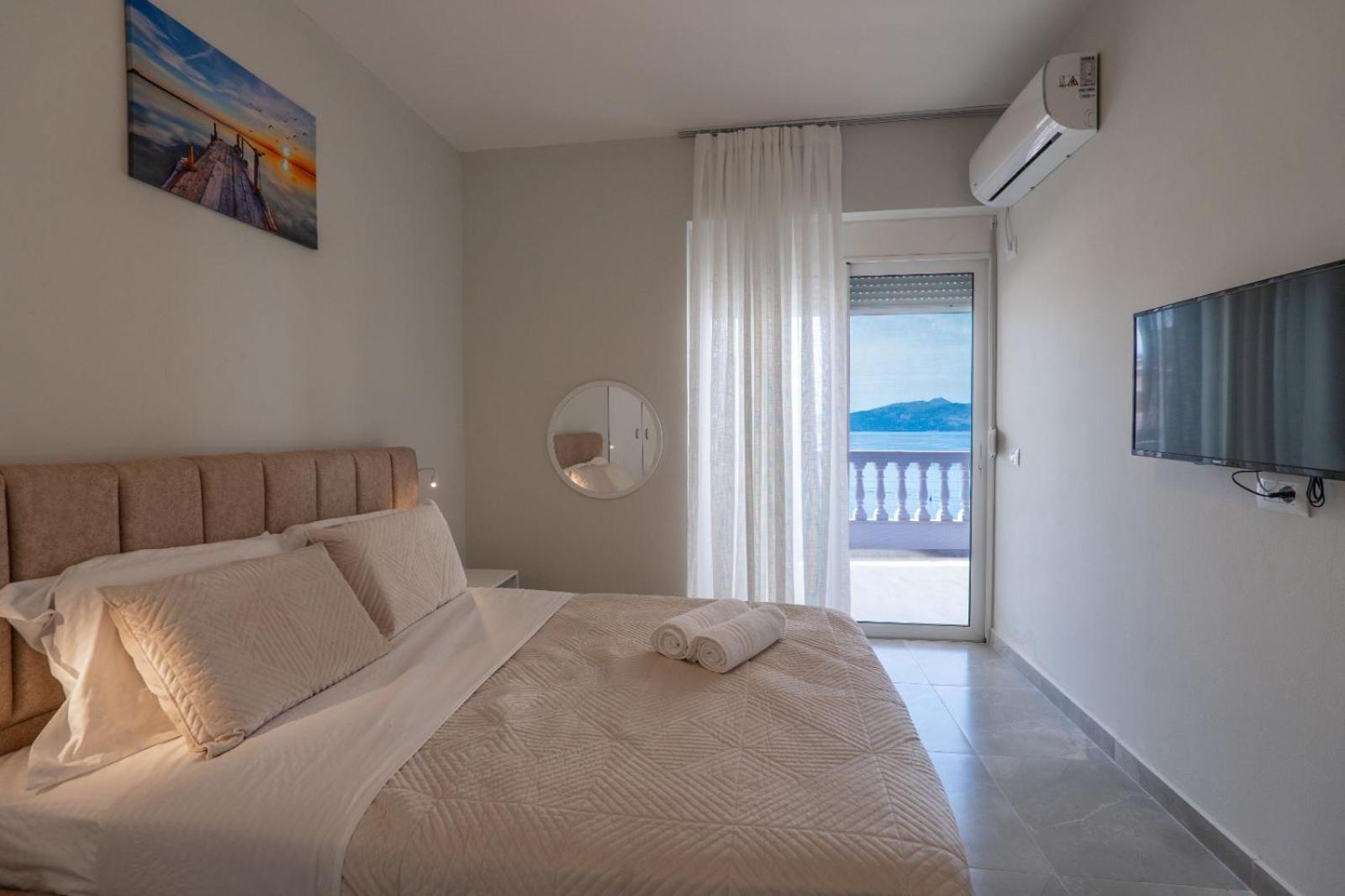 Esel Apartments Sarandë Exterior foto
