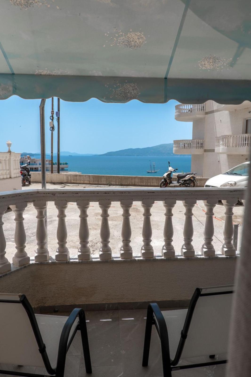 Esel Apartments Sarandë Exterior foto